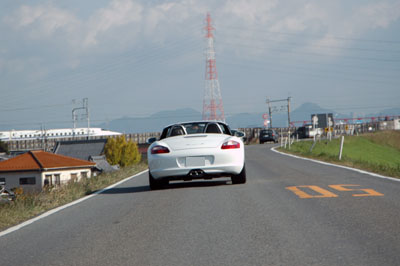 堤防道路を走ります